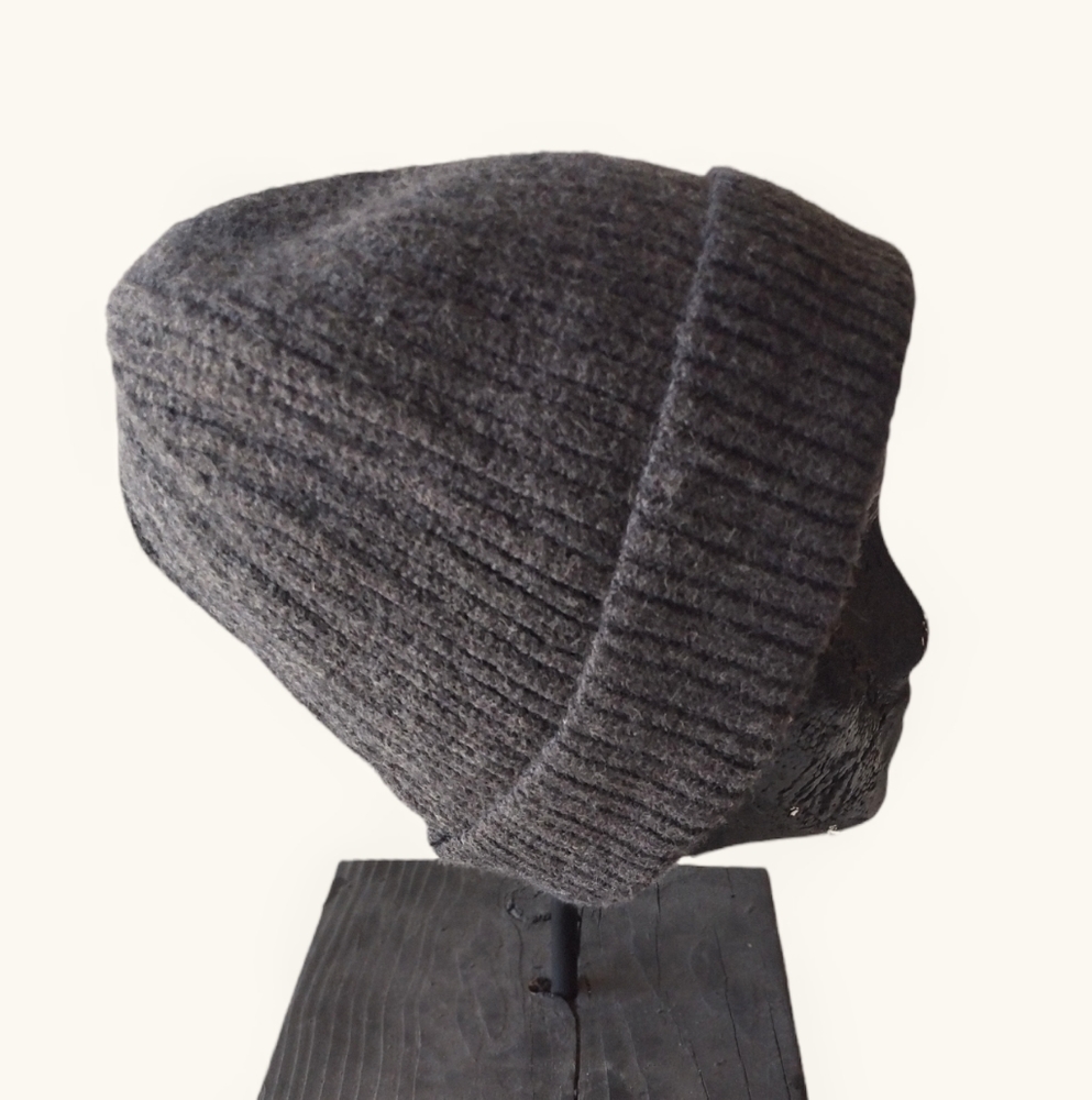 Universal Thread knit cap - Picture 2 of 6